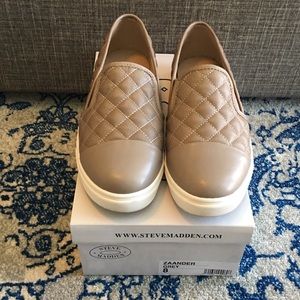 Steve Madden Zaander slip ons